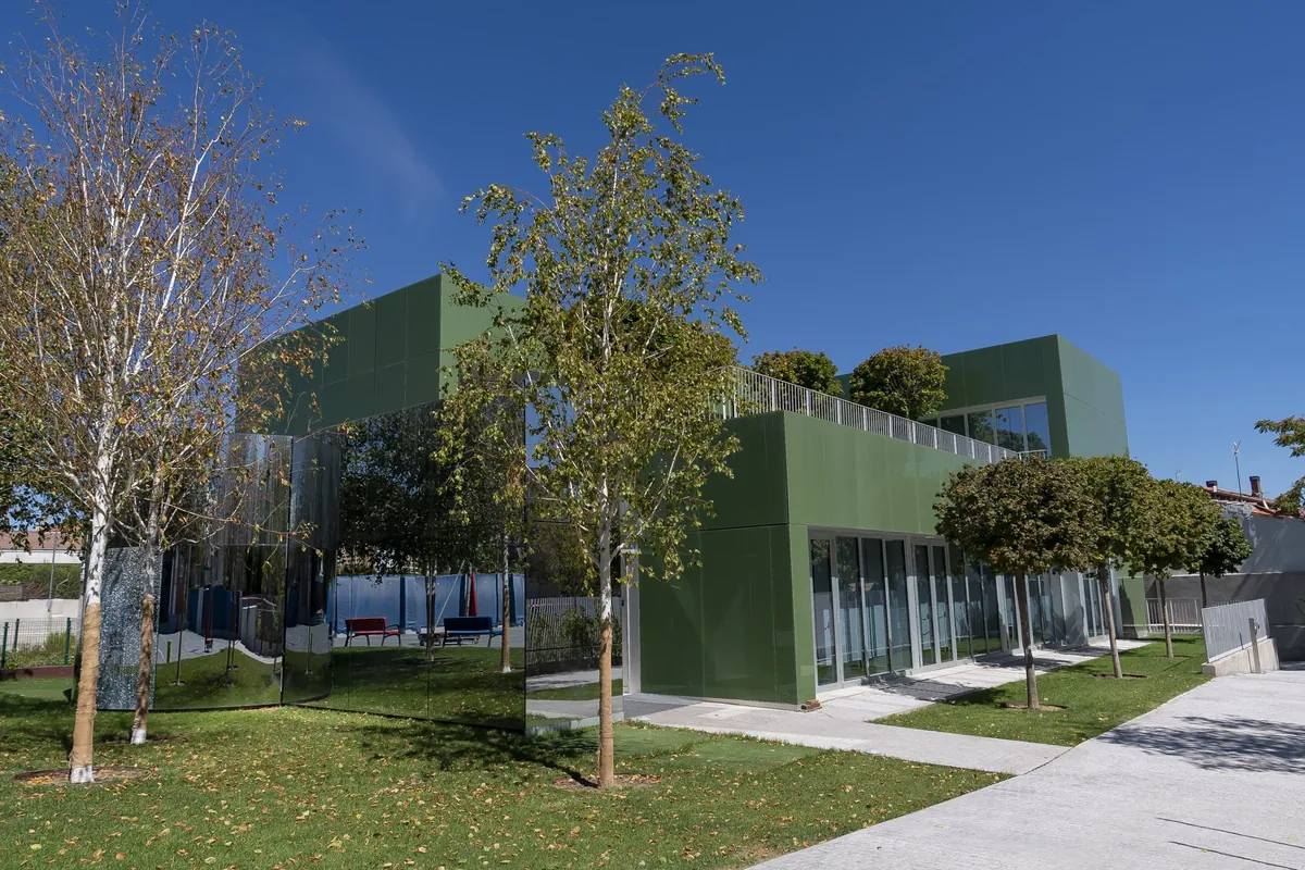 Colegio Brains Arturo Soria — fachada del centro
