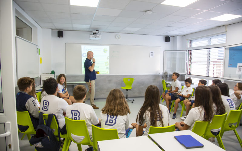 estudiantes en el aula