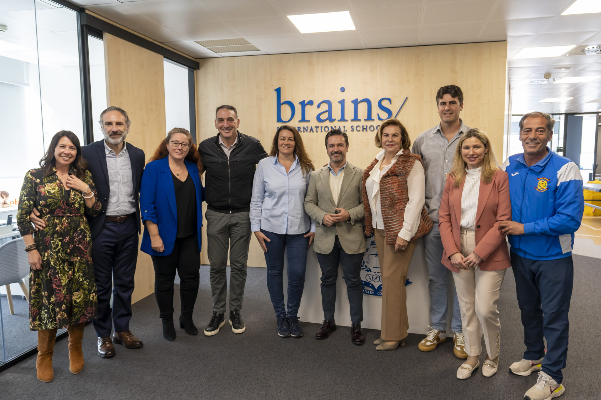 Luis Guil en colegios brains y todo el equipo directivo